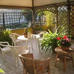 Residenza Camilla Гостевой дом Рим