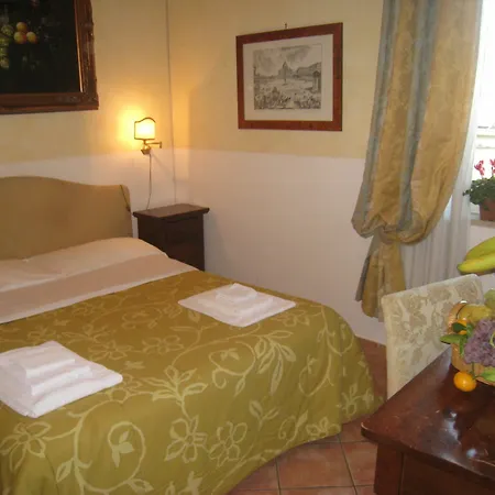 Residenza Camilla بيت ضيافة 3*