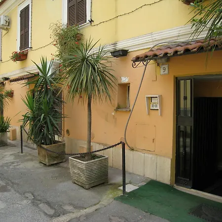 Residenza Camilla بيت ضيافة 3*