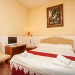 Residenza Camilla Penzion 3*