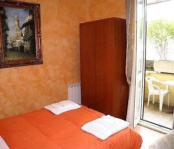 Residenza Camilla Гостевой дом 3*